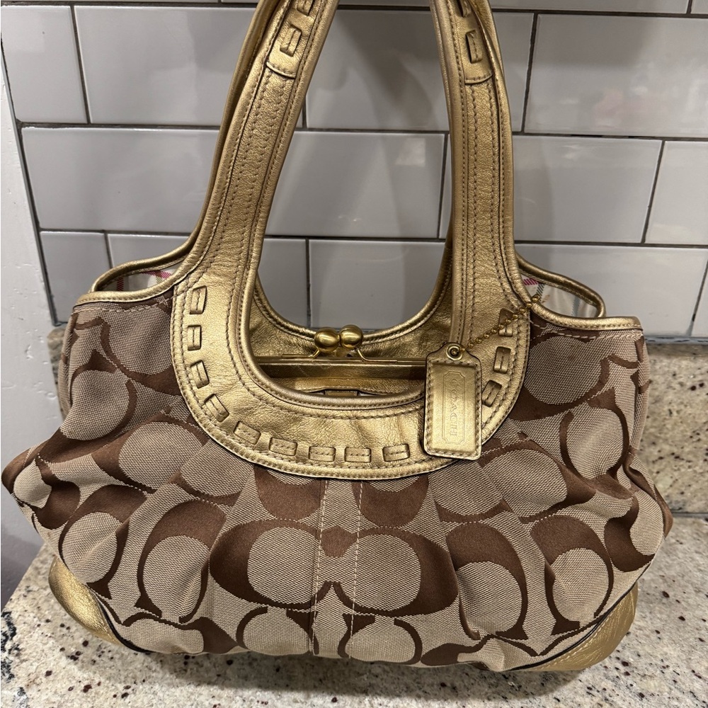COACH LARGE 3 COMPARTMENT MONOGRAM GOLD LEATHER ACCENT WITH KISSLOCK